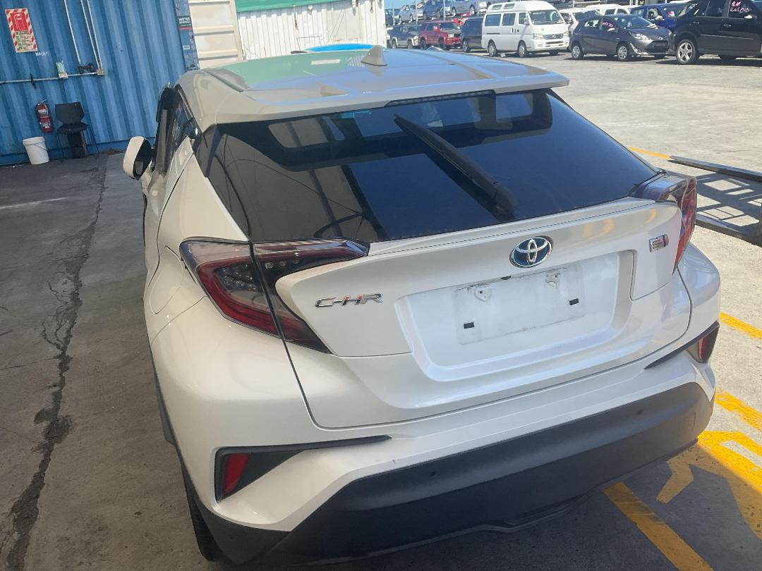 Photo '11' of Toyota C-HR Hybrid Photo '11' of Toyota C-HR Hybrid