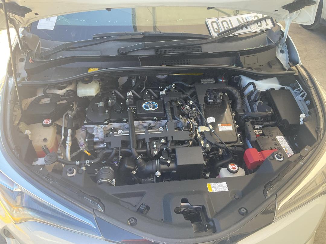 Photo '15' of Toyota C-HR Hybrid Photo '15' of Toyota C-HR Hybrid