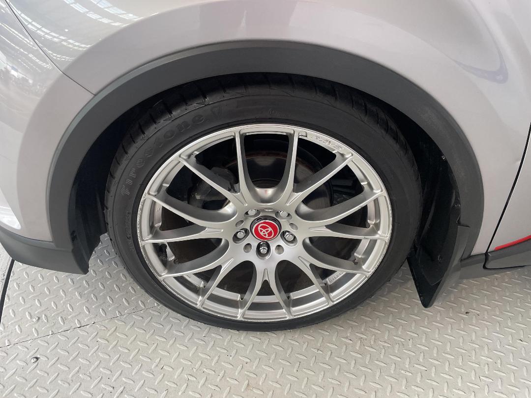 Photo '10' of Toyota C-HR Photo '10' of Toyota C-HR