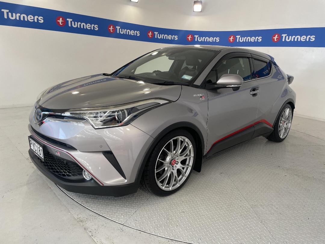 Photo '4' of Toyota C-HR Photo '4' of Toyota C-HR