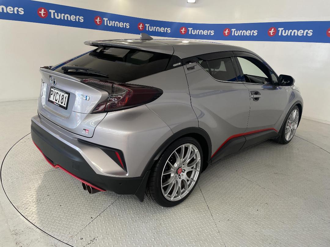 Photo '7' of Toyota C-HR Photo '7' of Toyota C-HR