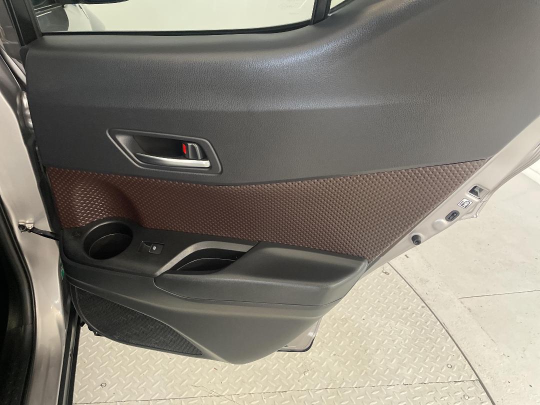 Photo '19' of Toyota C-HR Photo '19' of Toyota C-HR