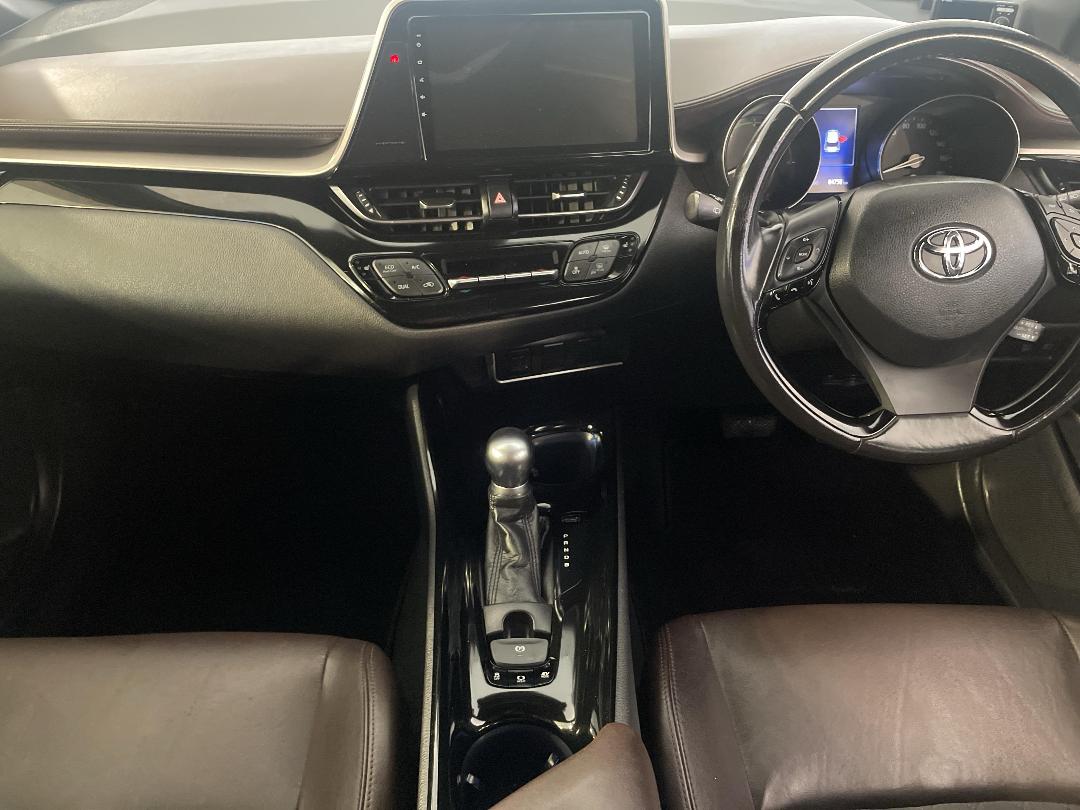 Photo '18' of Toyota C-HR Photo '18' of Toyota C-HR