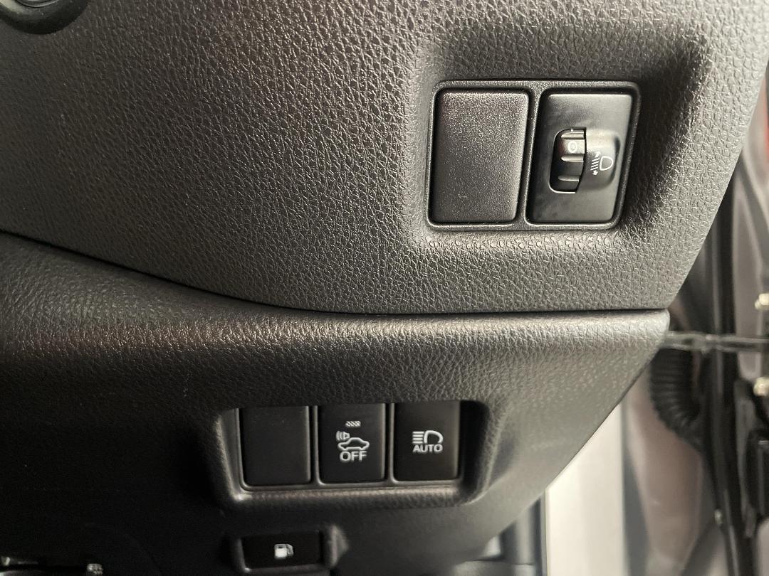 Photo '24' of Toyota C-HR Photo '24' of Toyota C-HR