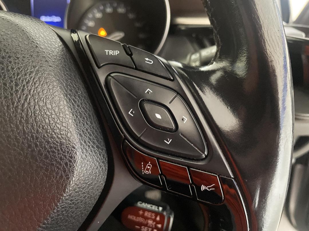 Photo '25' of Toyota C-HR Photo '25' of Toyota C-HR