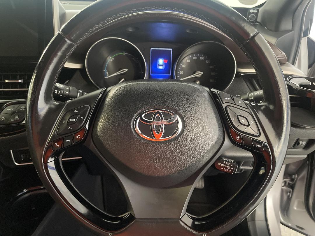Photo '27' of Toyota C-HR Photo '27' of Toyota C-HR