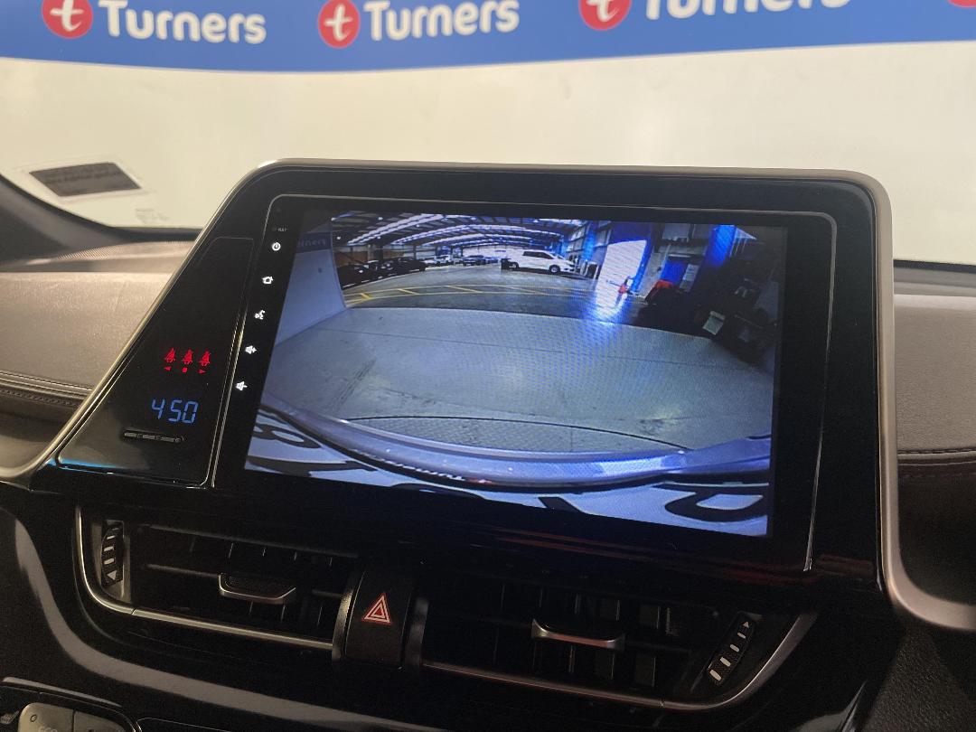 Photo '29' of Toyota C-HR Photo '29' of Toyota C-HR