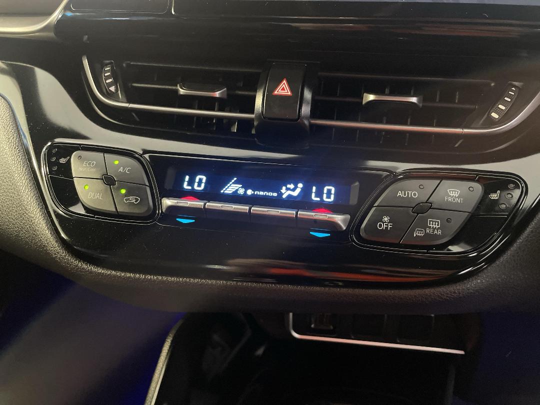 Photo '30' of Toyota C-HR Photo '30' of Toyota C-HR