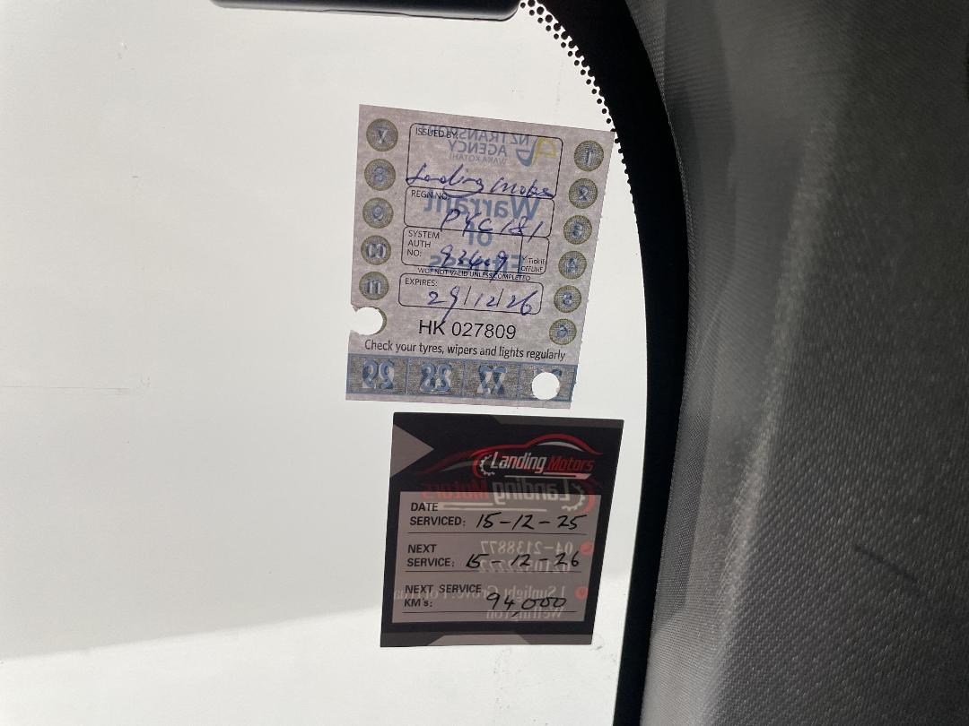 Photo '37' of Toyota C-HR Photo '37' of Toyota C-HR