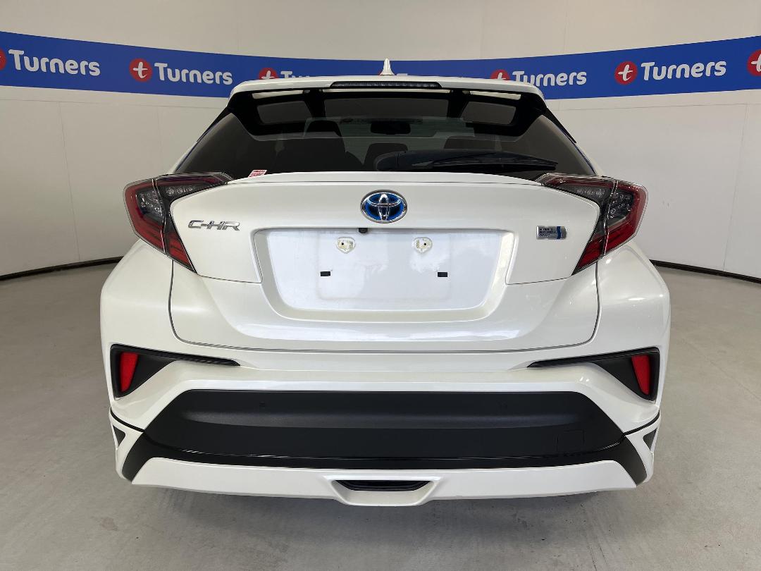 Photo '6' of Toyota C-HR