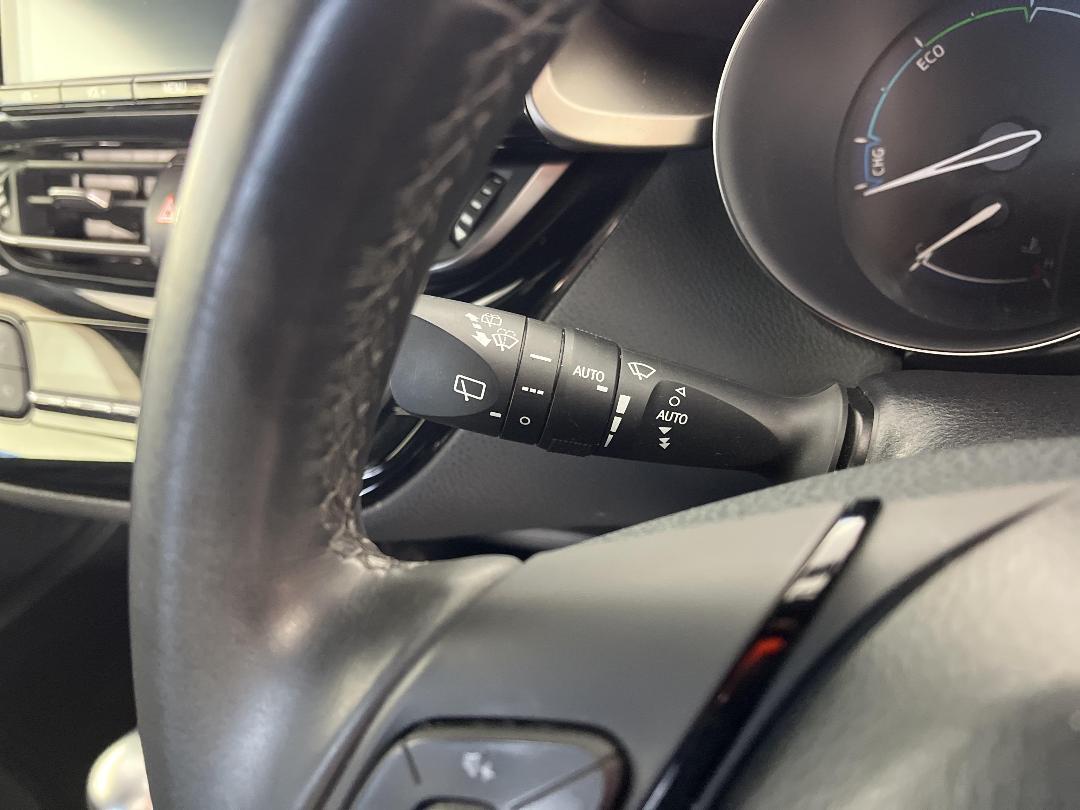 Photo '27' of Toyota C-HR