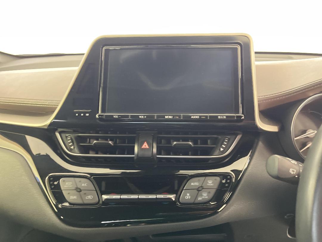 Photo '31' of Toyota C-HR