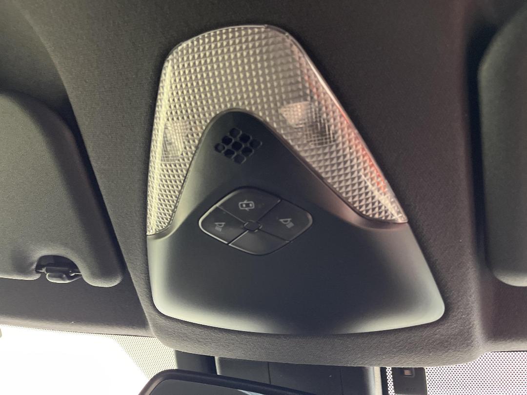 Photo '32' of Toyota C-HR