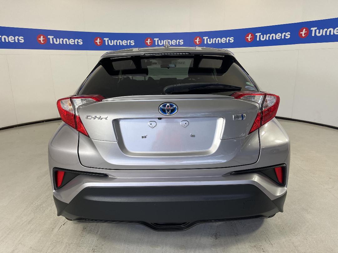 Photo '6' of Toyota C-HR