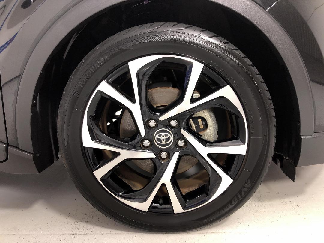 Photo '9' of Toyota C-HR Photo '9' of Toyota C-HR