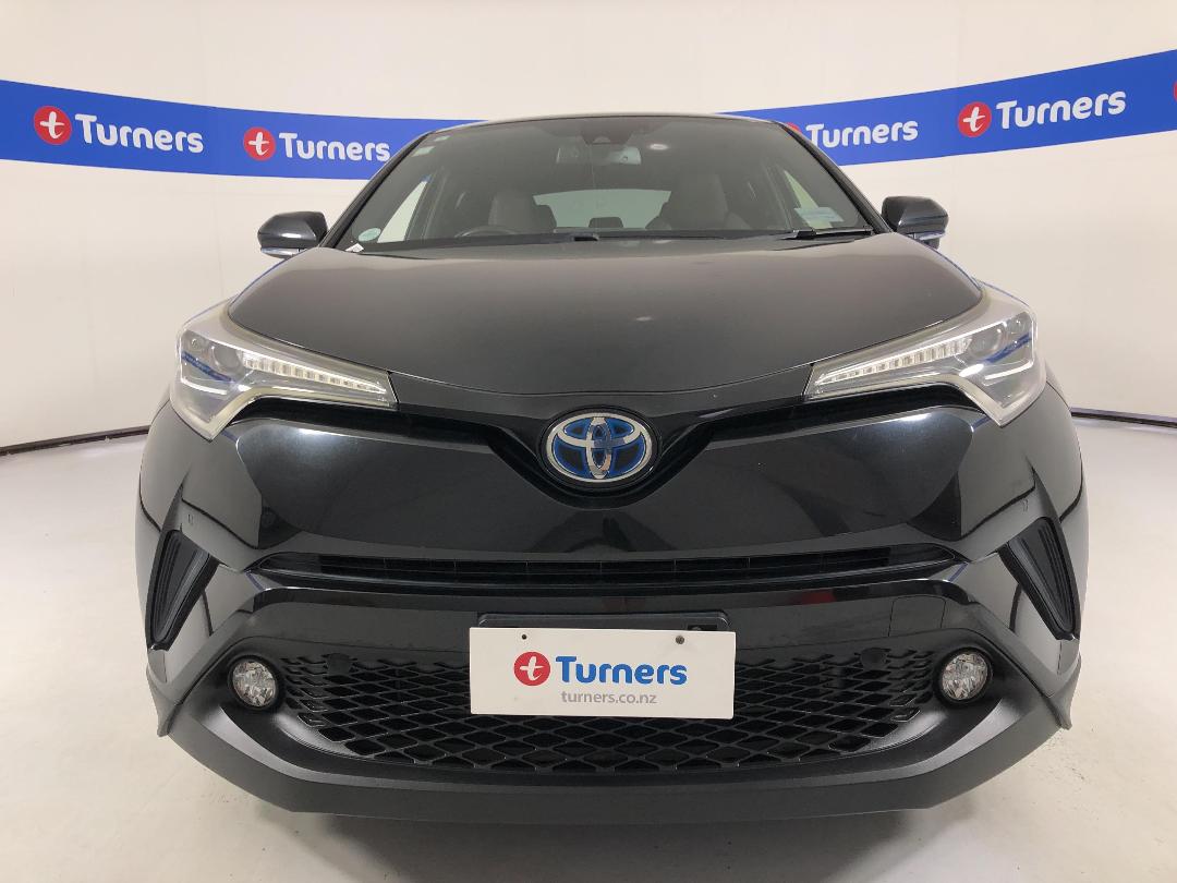 Photo '2' of Toyota C-HR Photo '2' of Toyota C-HR