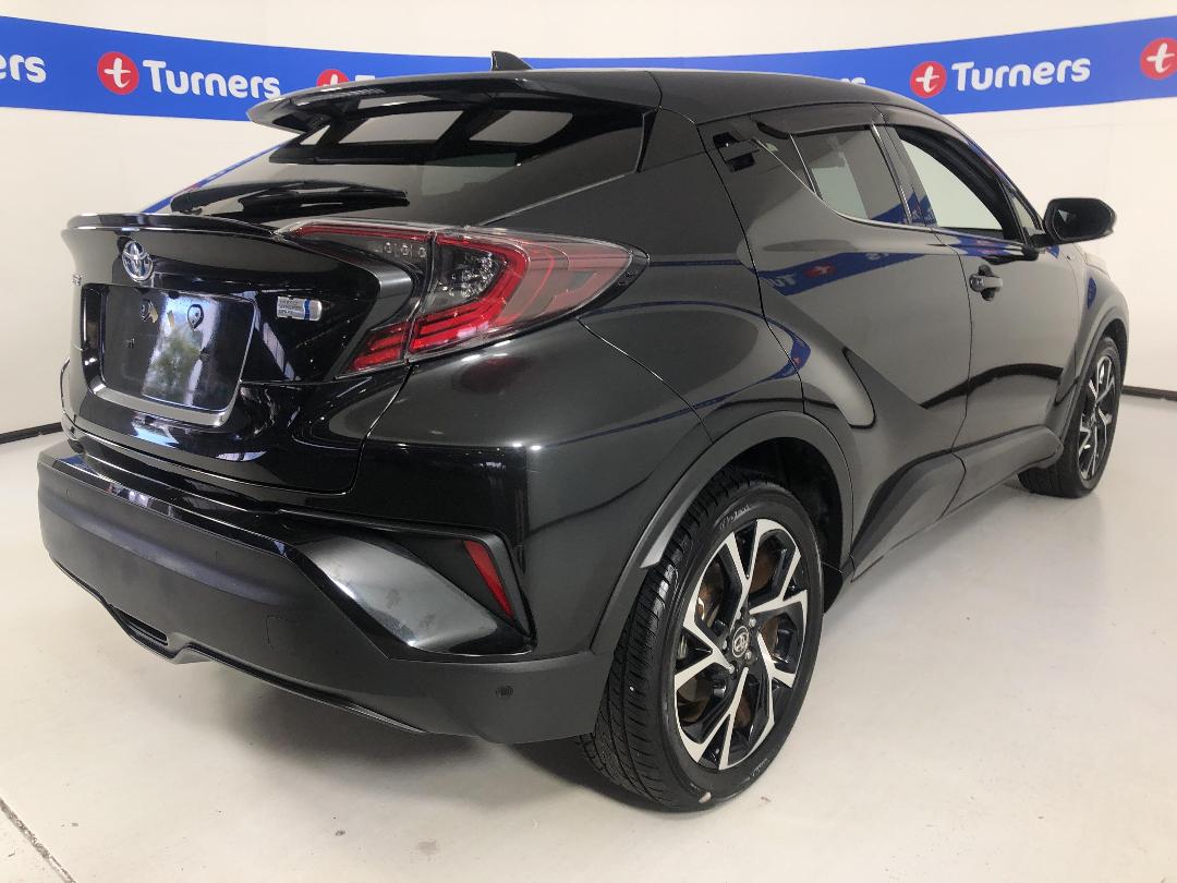 Photo '7' of Toyota C-HR Photo '7' of Toyota C-HR