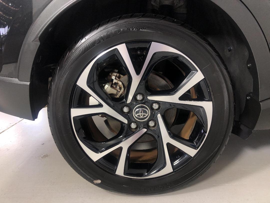 Photo '12' of Toyota C-HR Photo '12' of Toyota C-HR