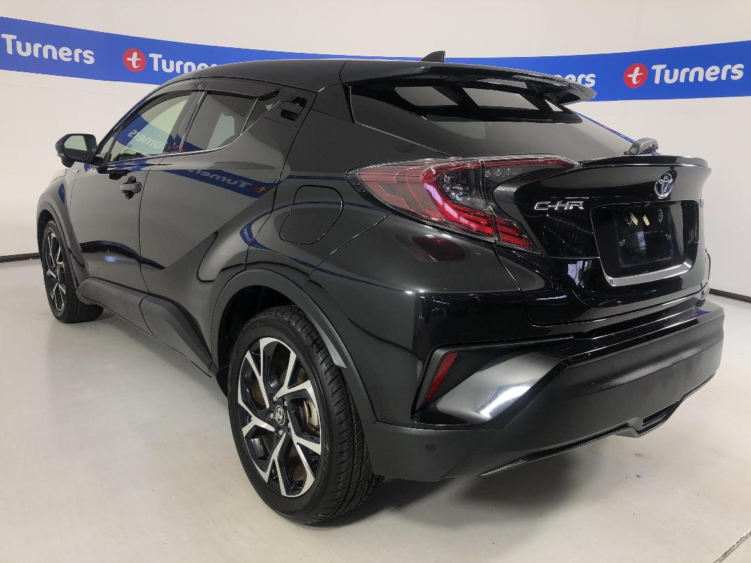 Photo '5' of Toyota C-HR Photo '5' of Toyota C-HR