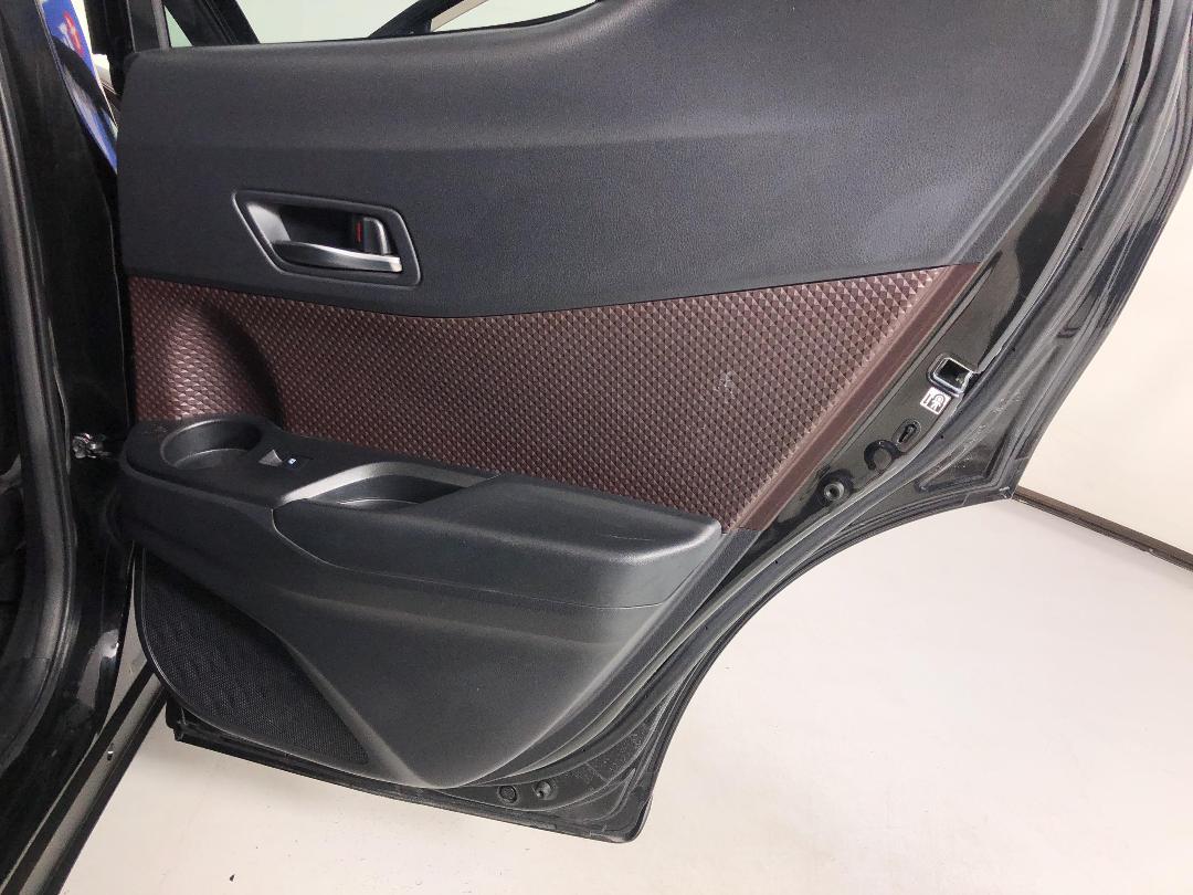 Photo '19' of Toyota C-HR Photo '19' of Toyota C-HR