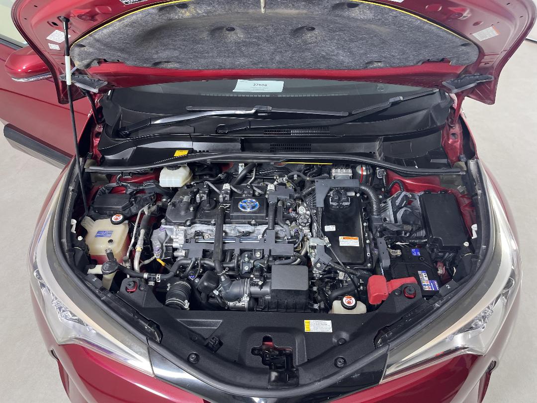 Photo '13' of Toyota C-HR