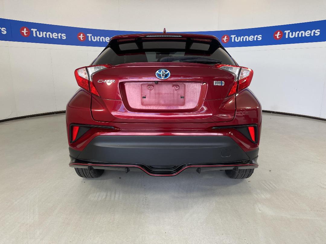 Photo '6' of Toyota C-HR