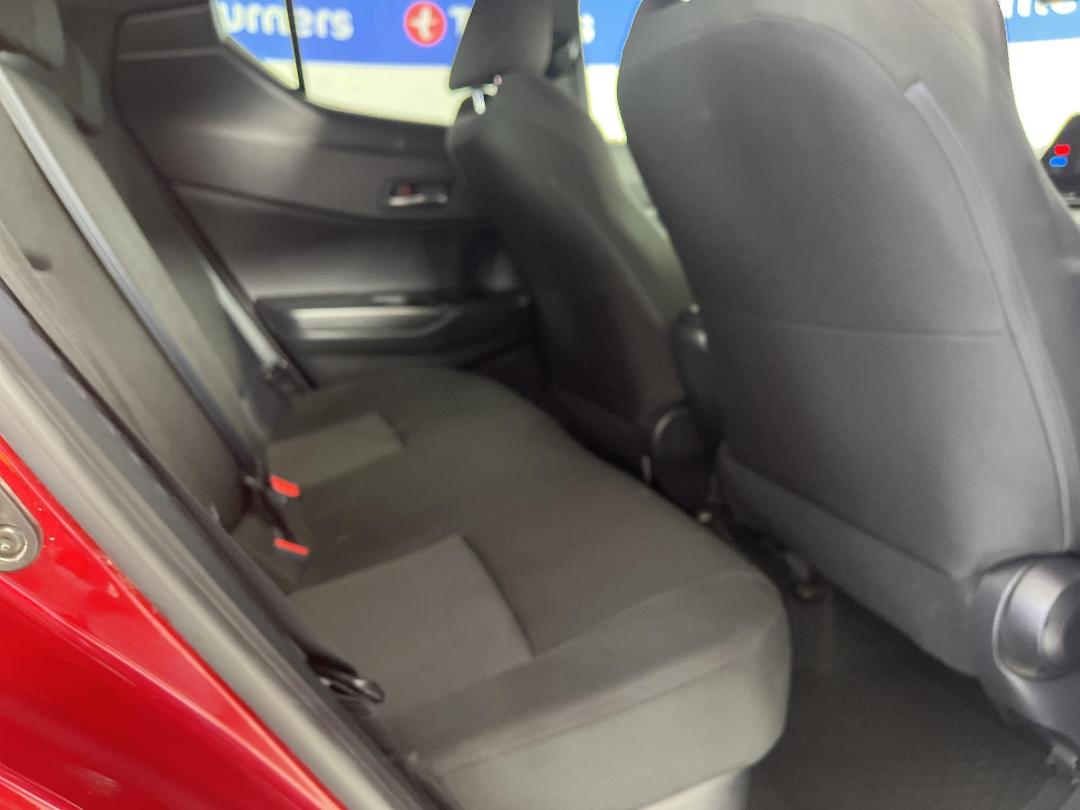 Photo '20' of Toyota C-HR