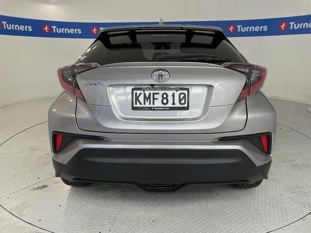 Photo '6' of Toyota C-HR