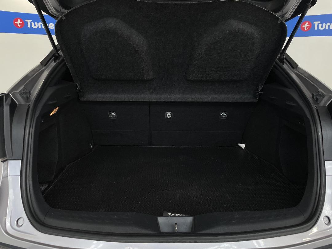 Photo '14' of Toyota C-HR