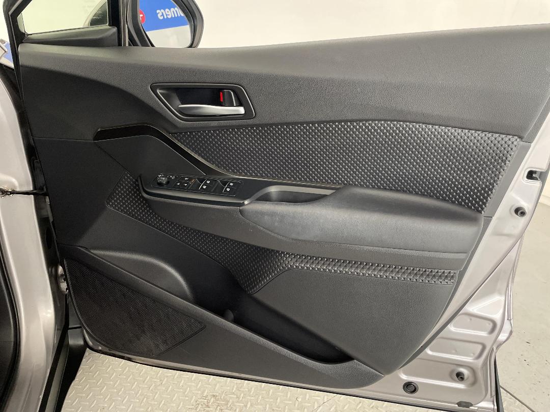 Photo '15' of Toyota C-HR