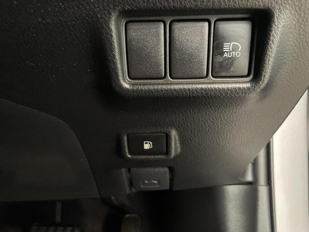 Photo '24' of Toyota C-HR