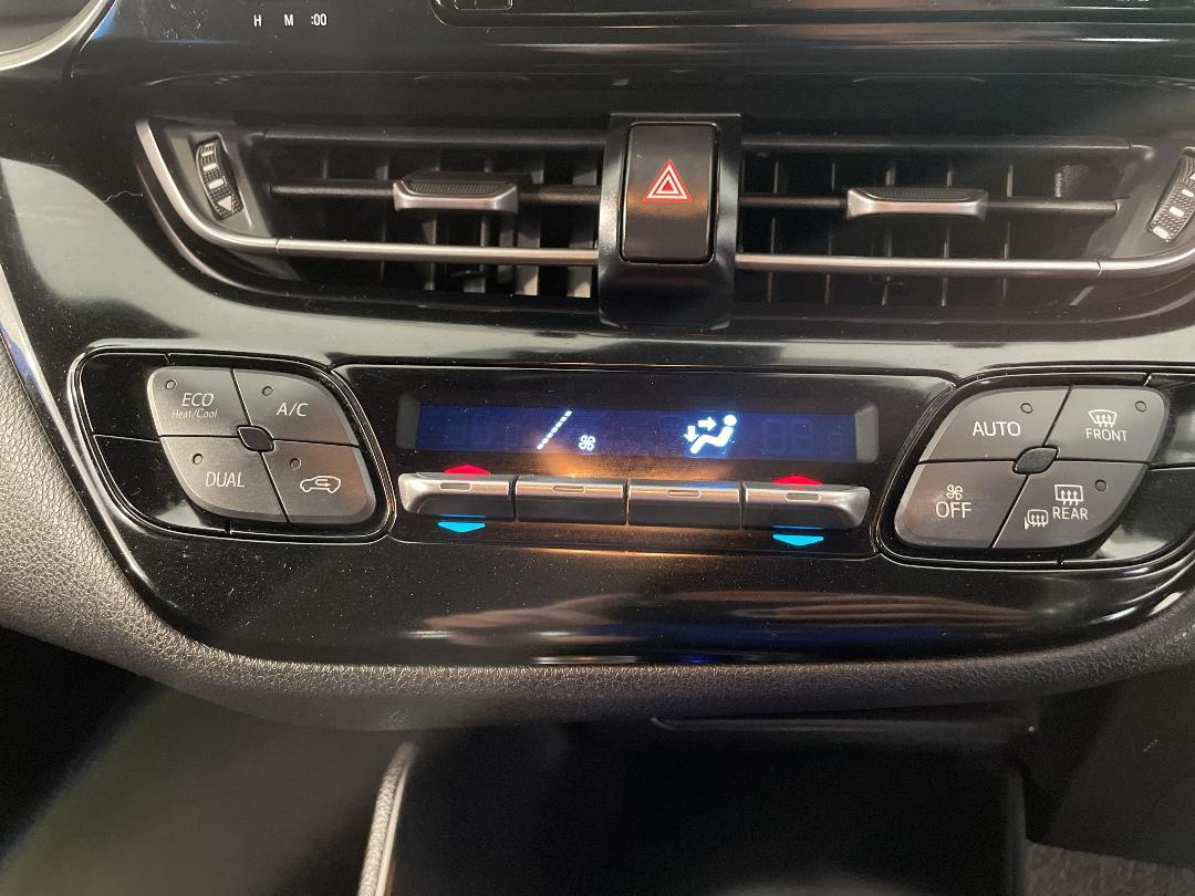 Photo '27' of Toyota C-HR