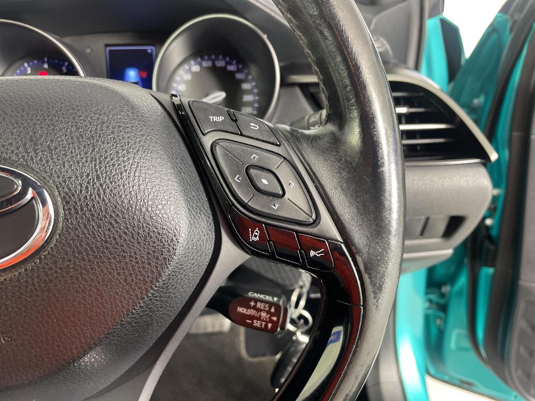 Photo '24' of Toyota C-HR Photo '24' of Toyota C-HR