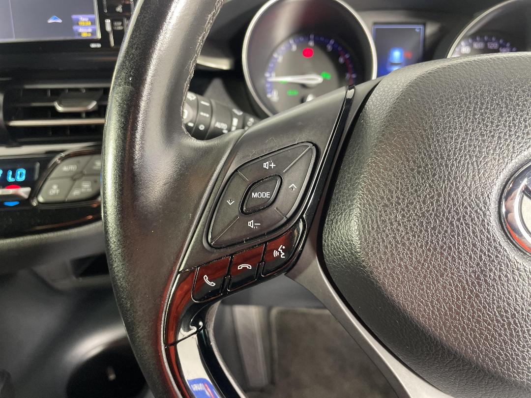 Photo '23' of Toyota C-HR Photo '23' of Toyota C-HR