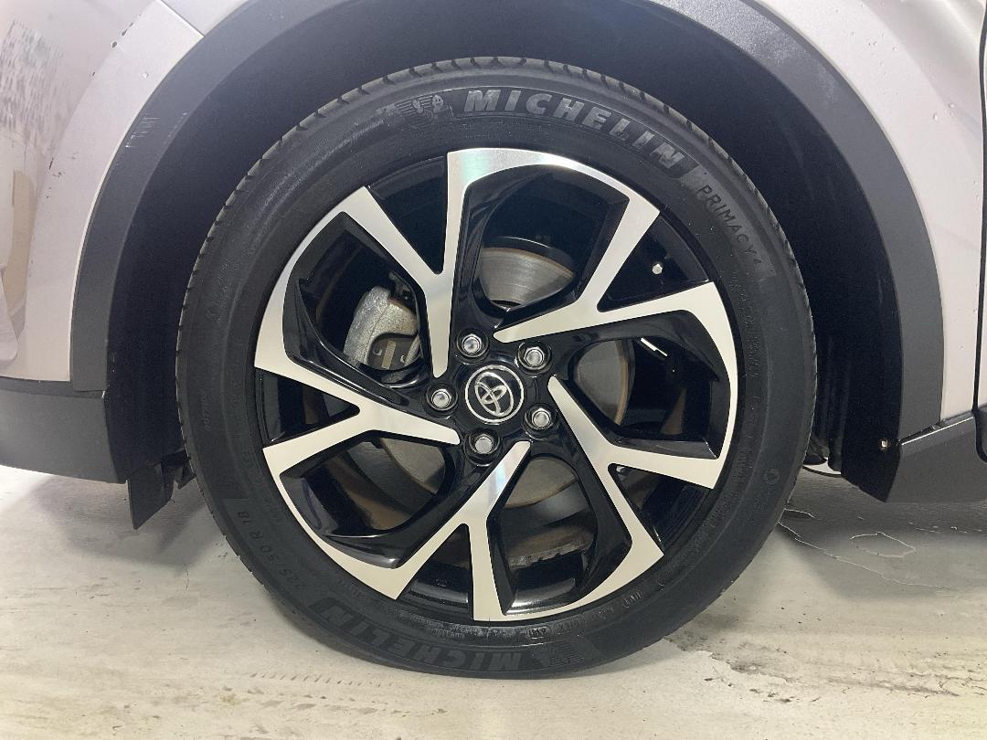 Photo '10' of Toyota C-HR