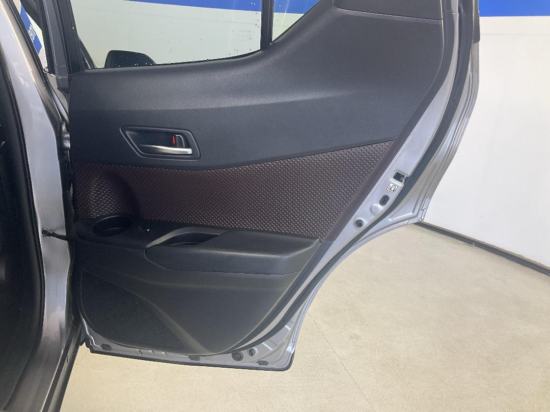 Photo '19' of Toyota C-HR