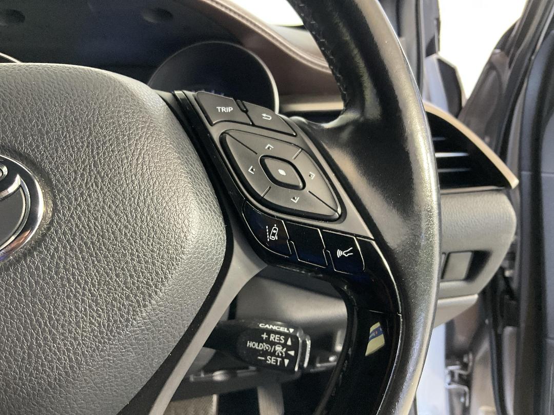 Photo '27' of Toyota C-HR