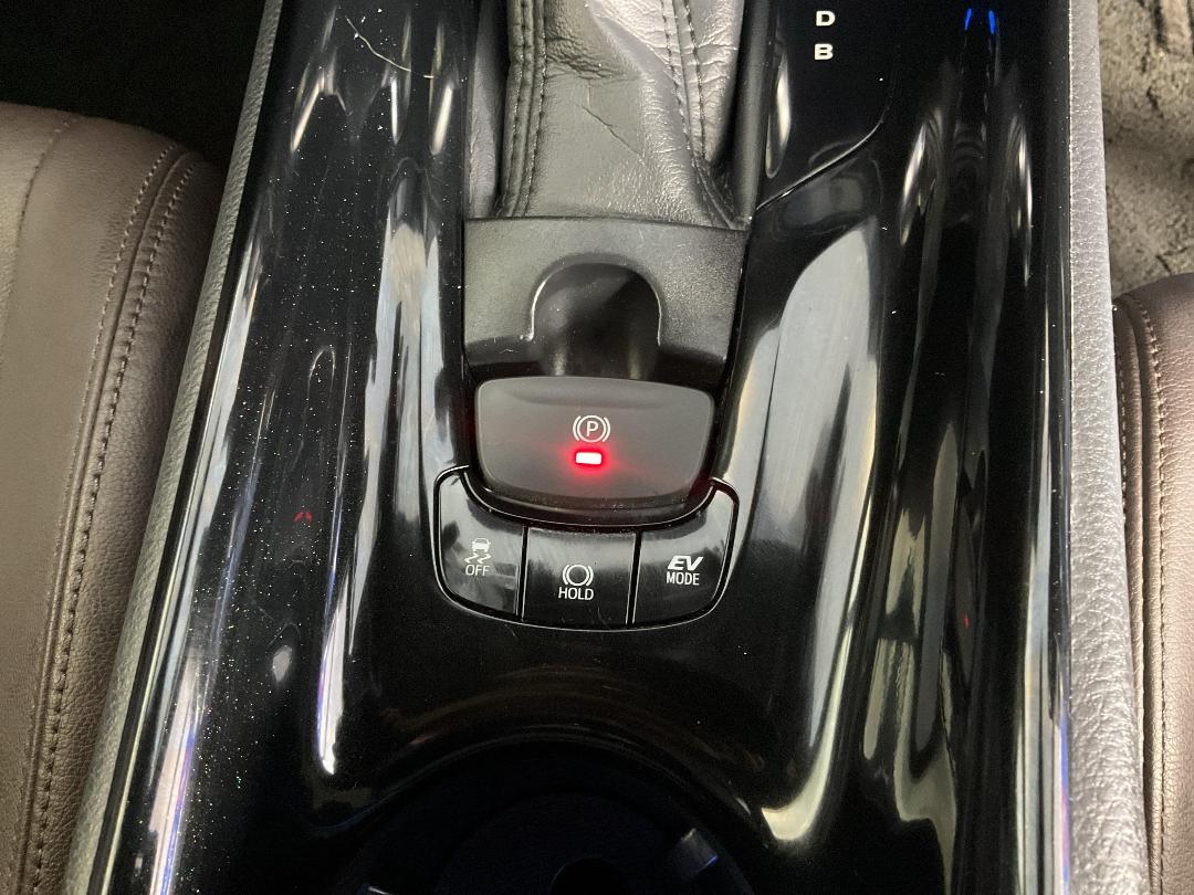 Photo '30' of Toyota C-HR