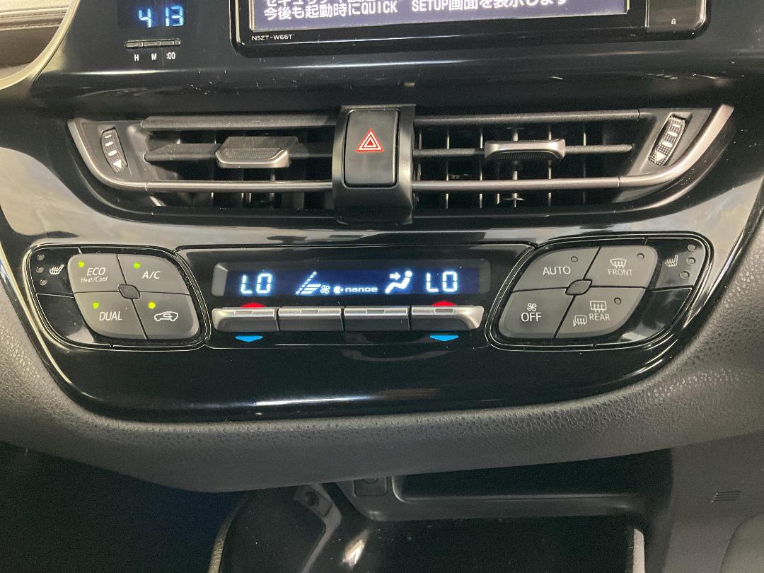 Photo '31' of Toyota C-HR