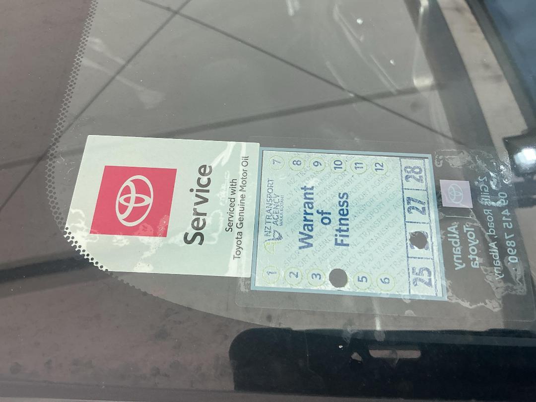 Photo '16' of Toyota C-HR