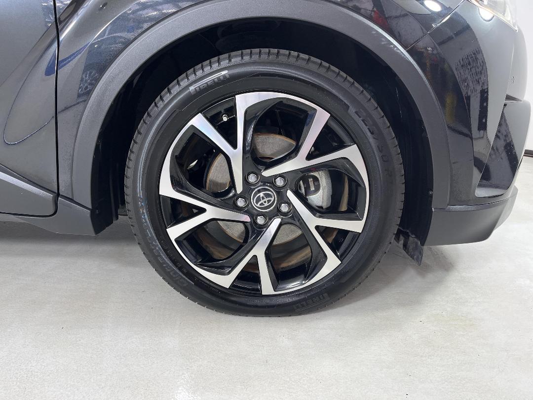 Photo '9' of Toyota C-HR