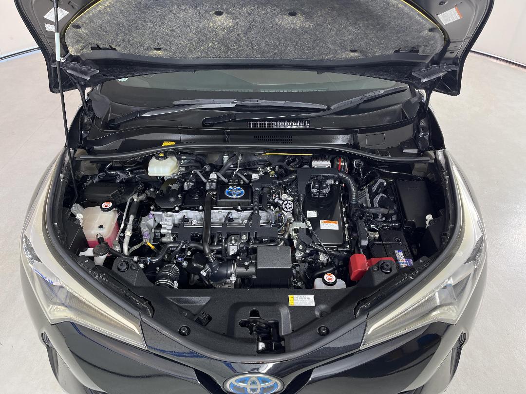 Photo '13' of Toyota C-HR