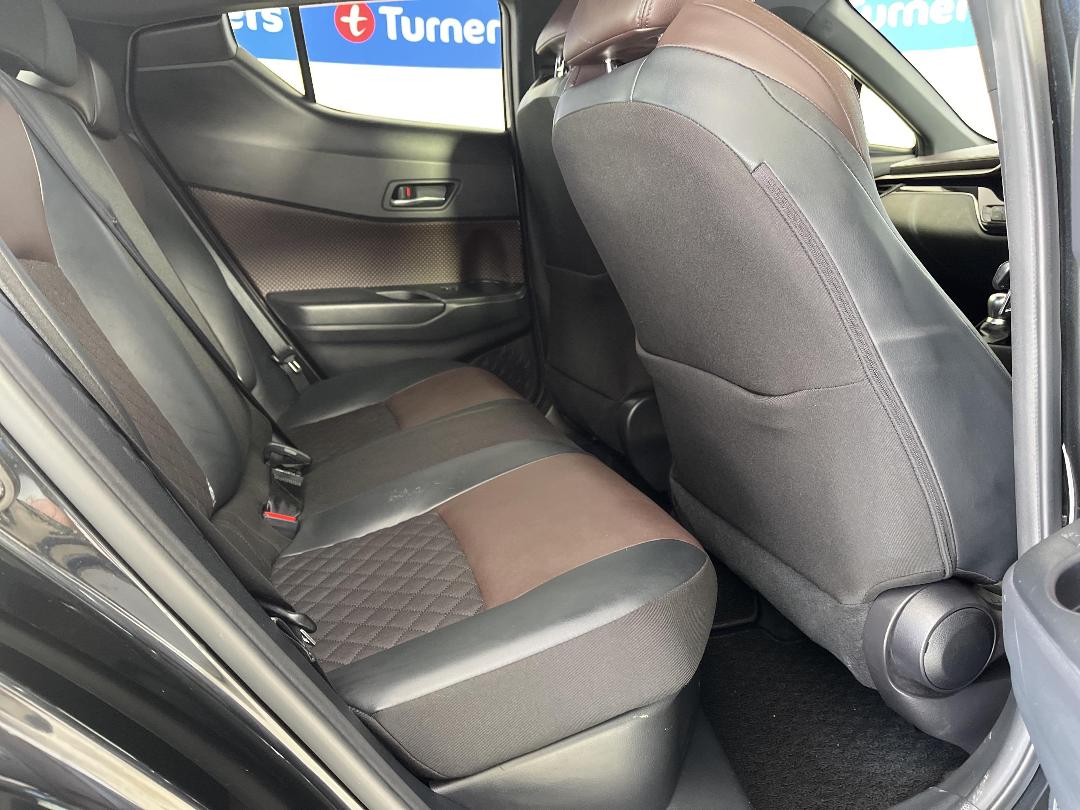 Photo '20' of Toyota C-HR