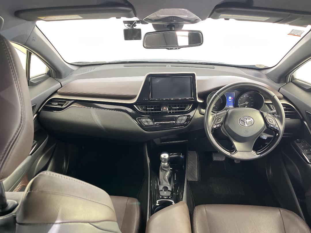 Photo '17' of Toyota C-HR