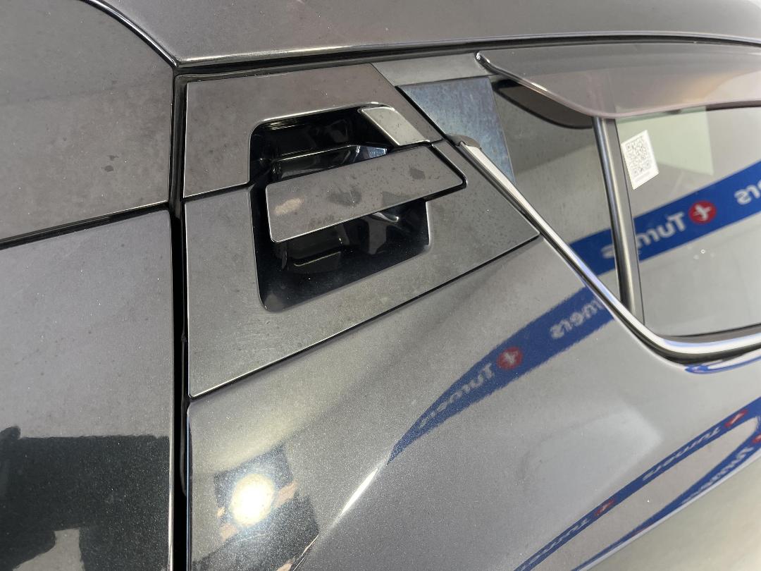 Photo '23' of Toyota C-HR