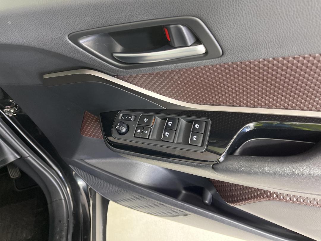 Photo '25' of Toyota C-HR