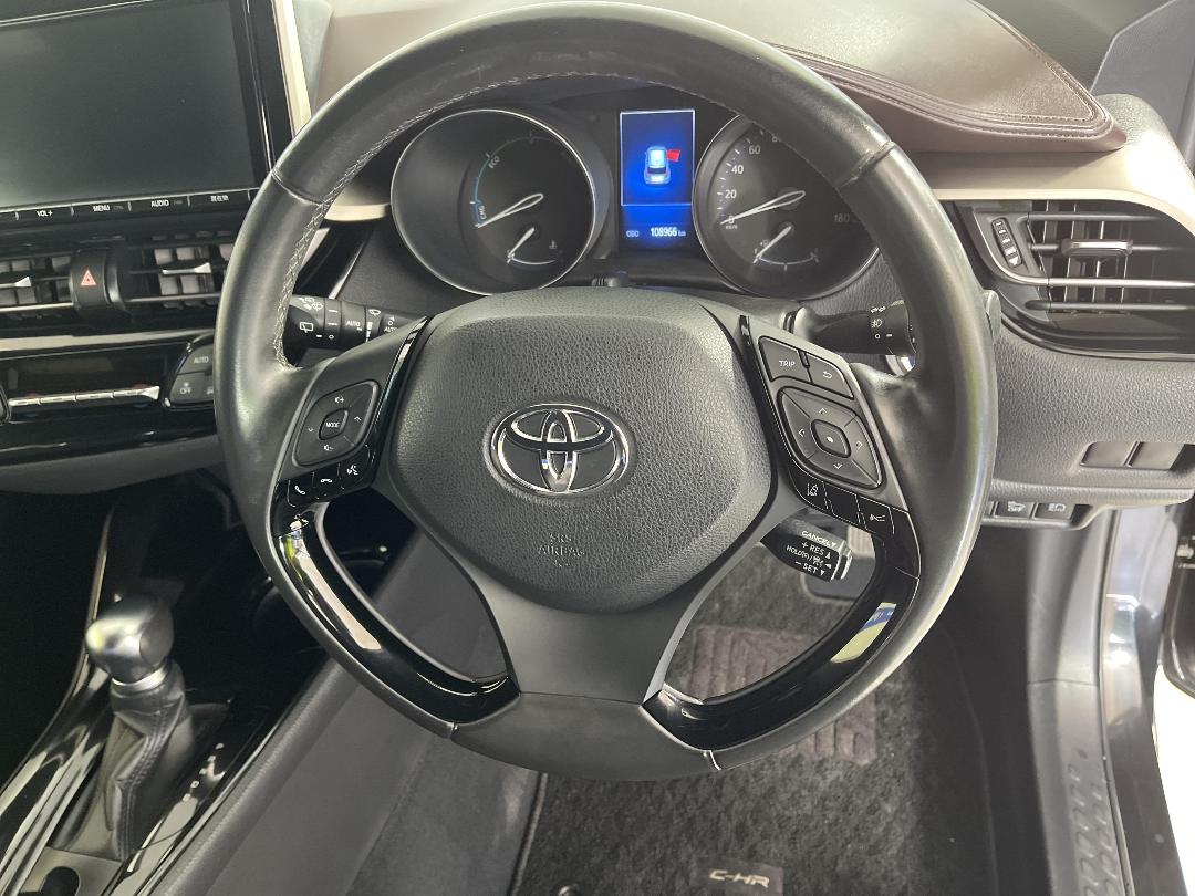 Photo '26' of Toyota C-HR