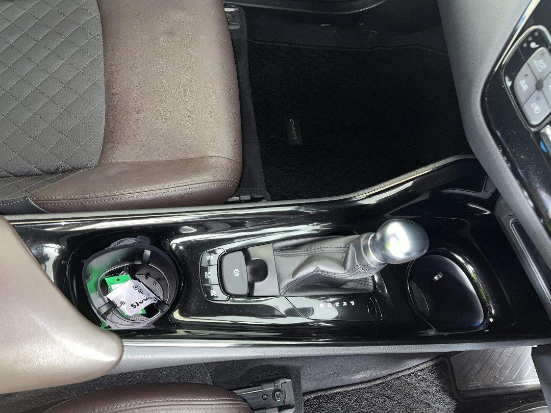 Photo '27' of Toyota C-HR