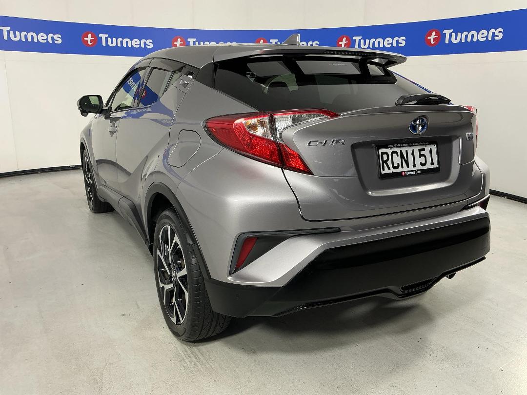 Photo '5' of Toyota C-HR Photo '5' of Toyota C-HR