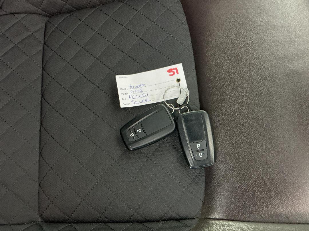 Photo '22' of Toyota C-HR Photo '22' of Toyota C-HR